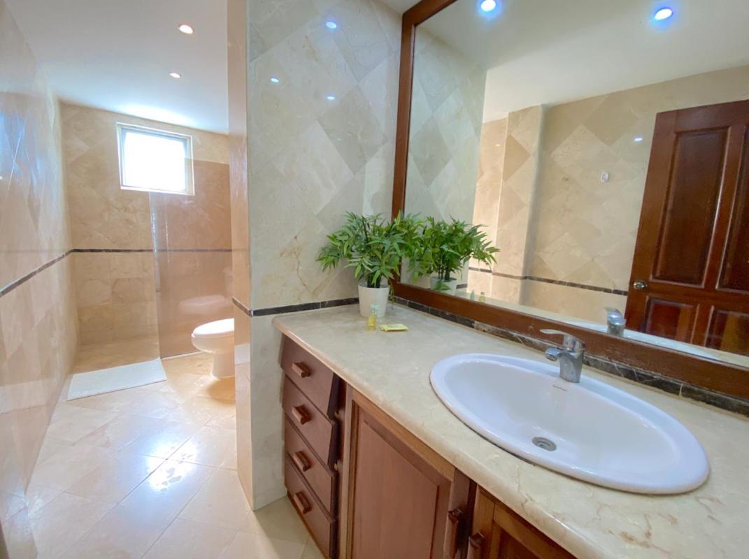 Blue Ocean Beachfront Villas & Apartments - Wifi, Pool, Bbq, Playa Los Corales Пунта Кана Екстериор снимка